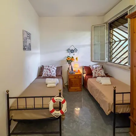 White Private Near The Sea, Wifi *